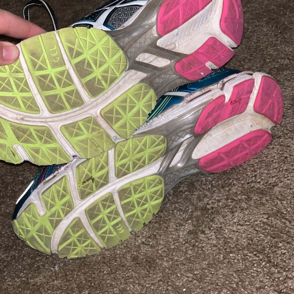 ASICS - Picture 3 of 3